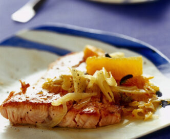Filetto di salmone con finocchi e arance rosse