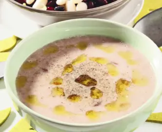 Minestra di borlotti al pepe nero