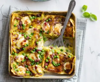 Lasagne con piselli, taleggio e salame