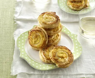 Girelle di sfoglia con crema alla colomba