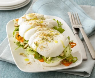Treccia fiordilatte farcita con cetrioli e rucola