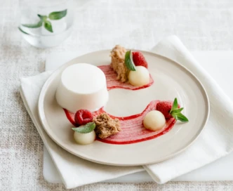 Mousse di melone giallo con biscotto