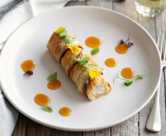 Cannolo di melanzane al Gorgonzola dolce con salsa al miele di sulla