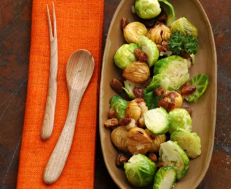 Insalata tiepida di castagne e cavoletti di Bruxelles
